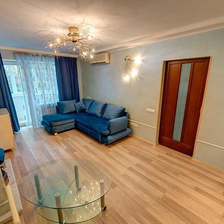 Apartamenty Na Dragomirova 10A Kiev Dış mekan fotoğraf