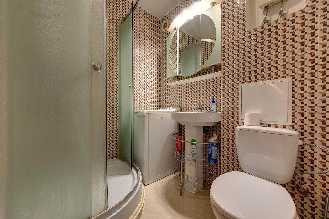 Apartamenty Na Dragomirova 10A Kiev Dış mekan fotoğraf