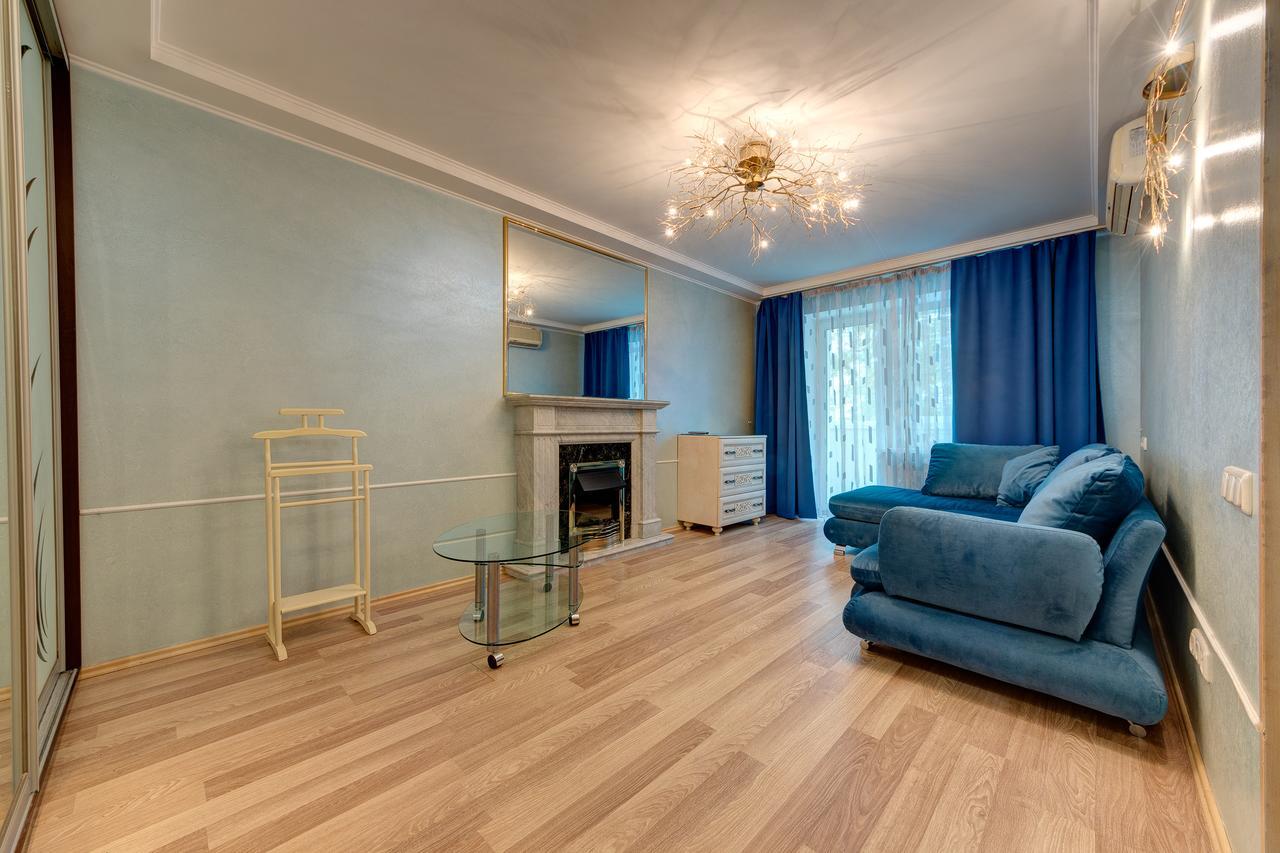 Apartamenty Na Dragomirova 10A Kiev Dış mekan fotoğraf